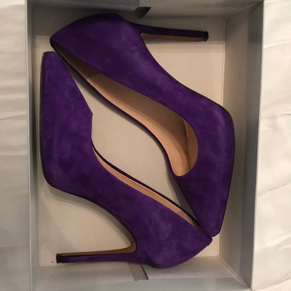 Jessica Simpson pumps